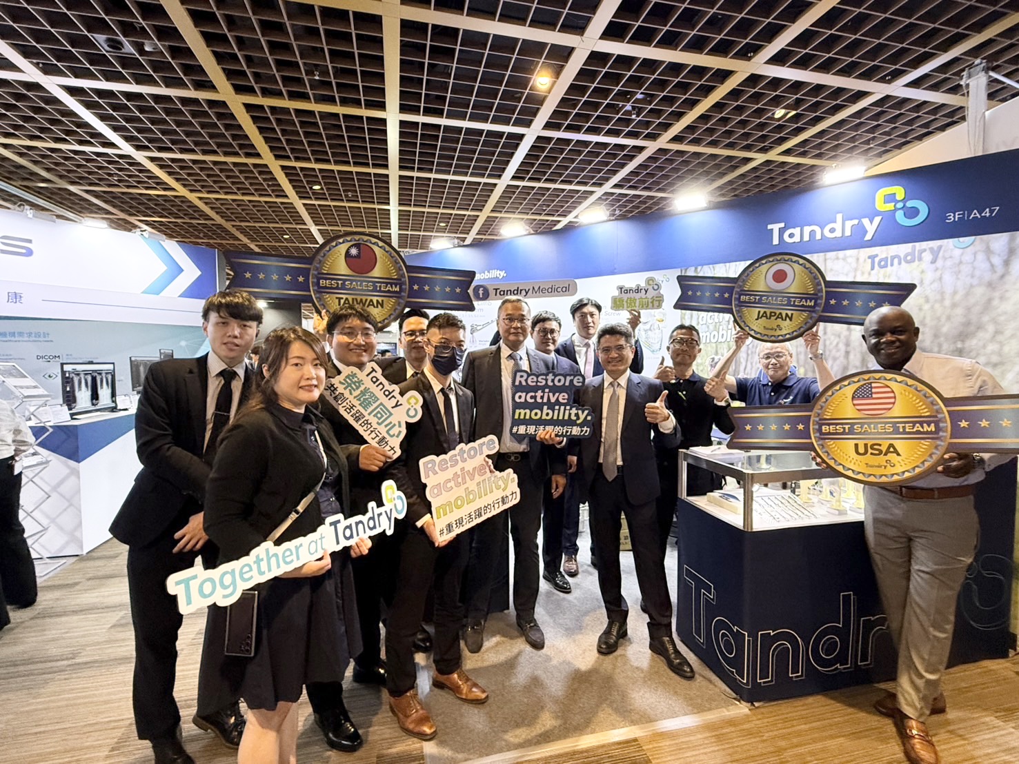 Inviting dealers from the United States and Japan to discuss the latest trends in the global market 