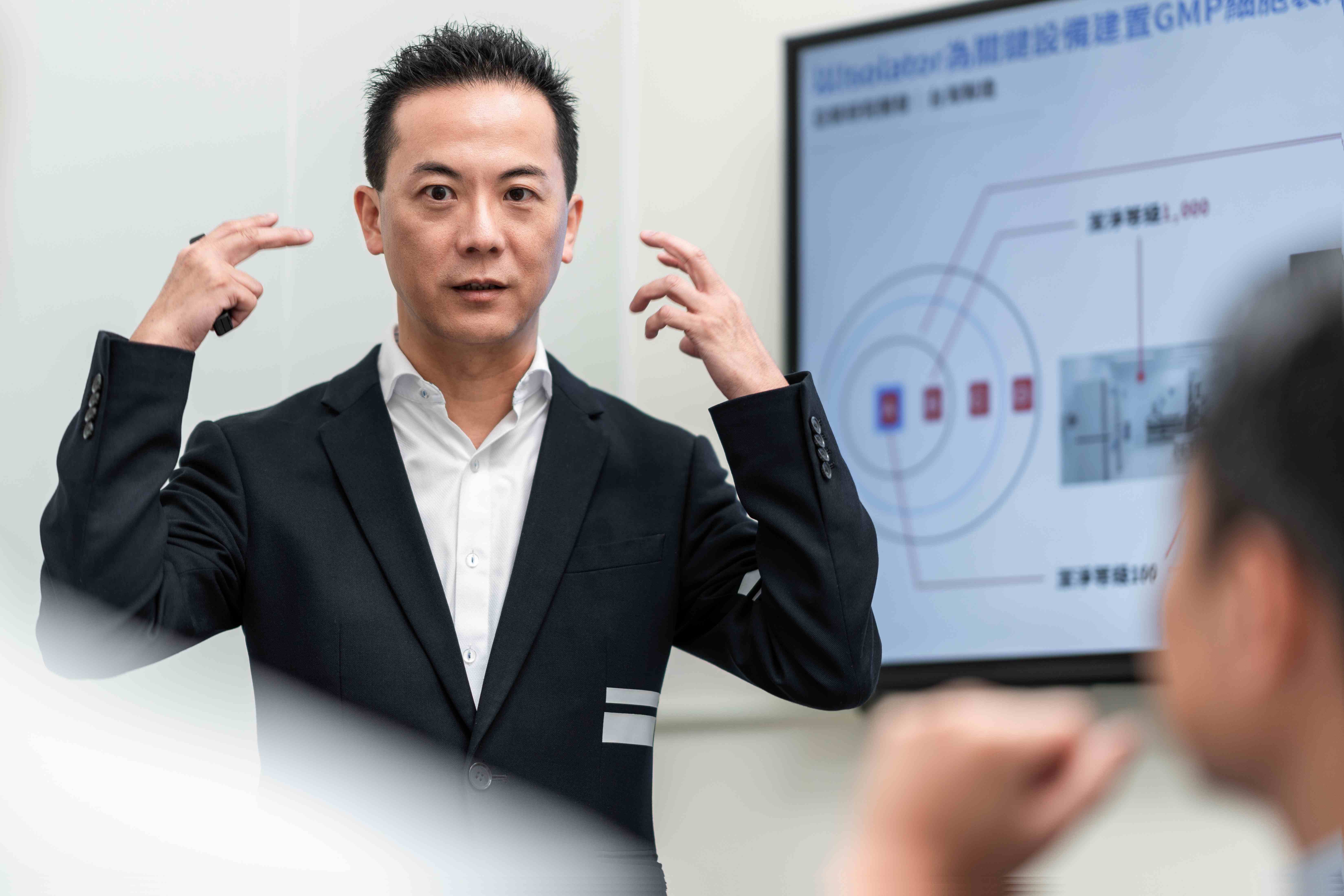 政府將細胞治療納入發展重點前，亞家生技創辦人吳坤烈博士就已投入細胞製劑的關鍵生產技術研究。（資料來源：亞家生技）