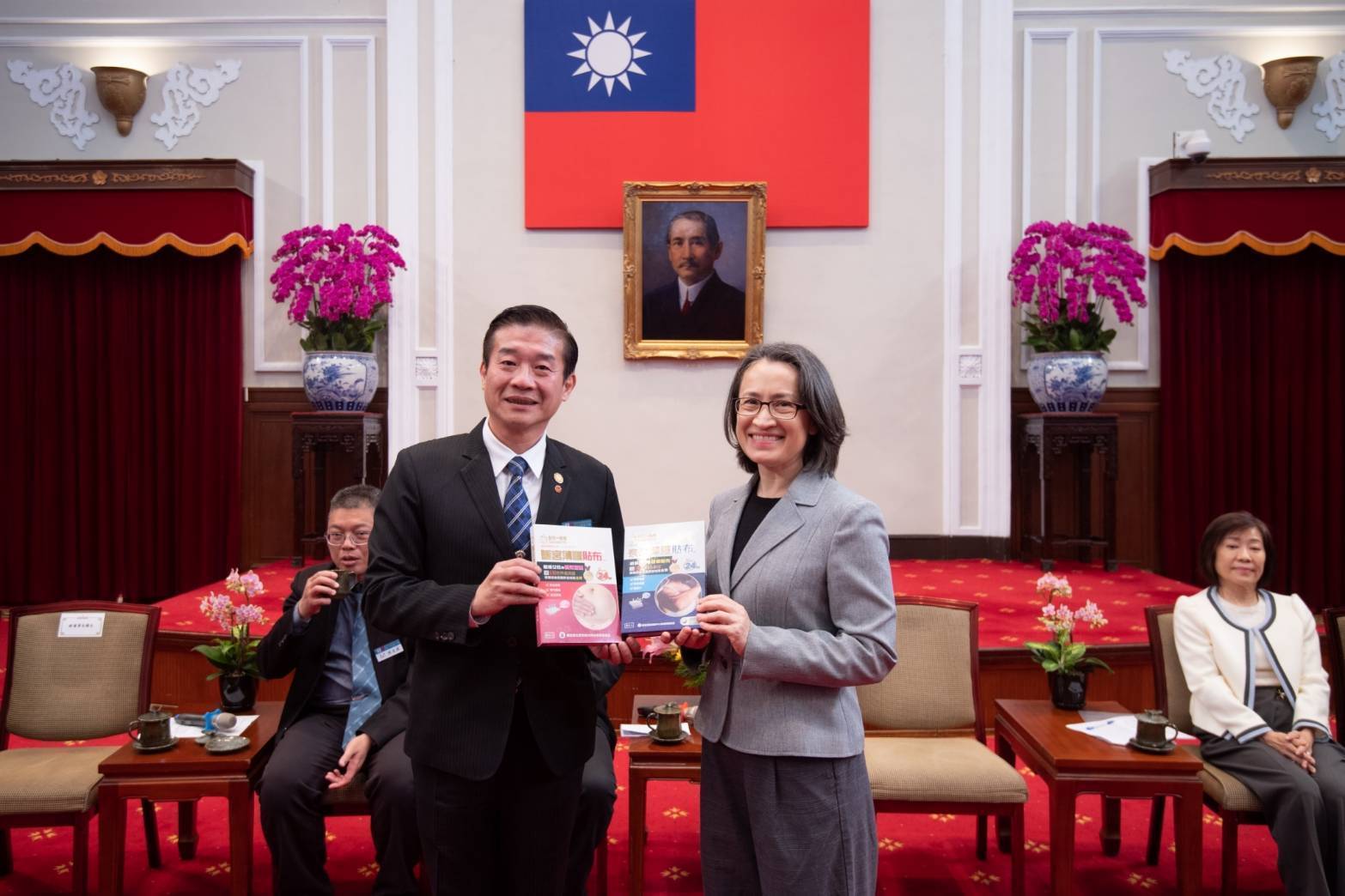 Vice President’s Courtesy Meeting (Nano-Tech Film Patch, Warming Film Patch)